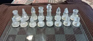 Scacchiera in vetro ornamentale