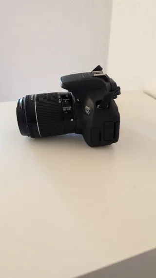 Canon EOS 700D + Objetivo 18-55mm