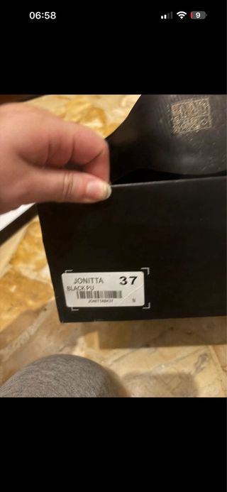 Stivali neri con tacco