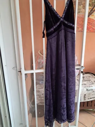 Vestido de fiesta morado elegante