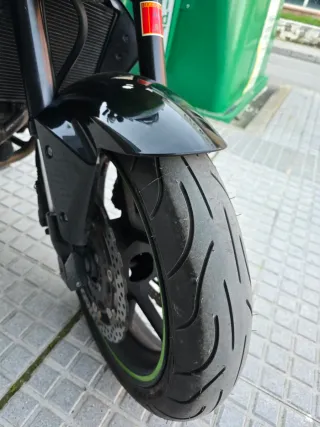 Kawasaki Z750 Negra y Verde