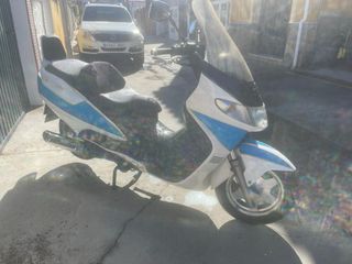 Suzuki Burgman 250 Maxi Scooter