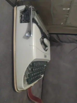 Máquina de escribir Underwood 18