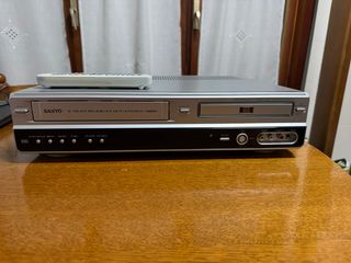 Samsung SV-40 VHS Video Cassette Recorder