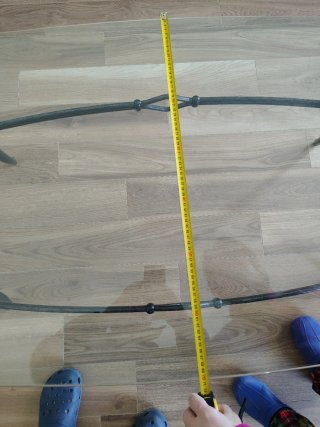 Tavolino Orsenigo in vetro e metallo dorato.
