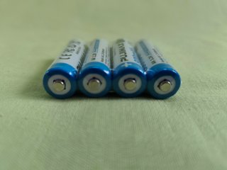 Confezione da 4 batterie AA ricaricabili - Nuove