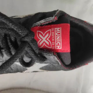 Lote Zapatillas Munich y Kipsta