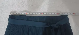 Falda plisada. H&M. T. S