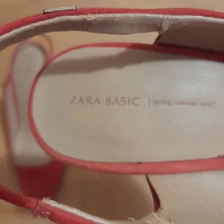 Zapatos de tacón Zara Basic rojos