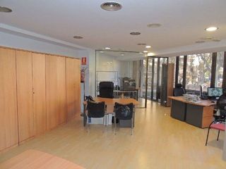 Oficina en alquiler en Sant Antoni en Barcelona