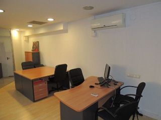 Oficina en alquiler en Sant Antoni en Barcelona
