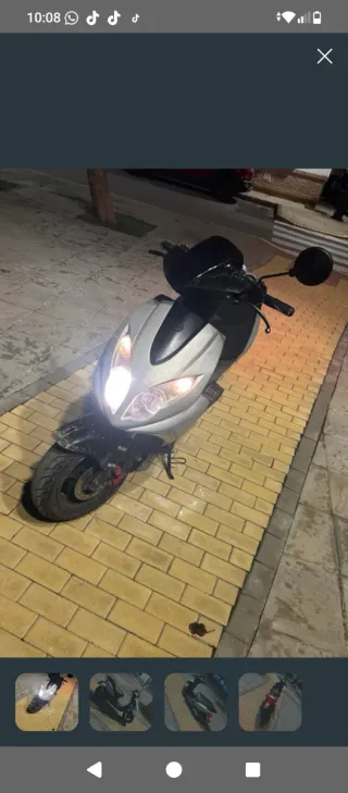 Moto Keeway Scooter 49cc Automática Negra/Roja