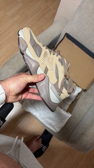 New Balance 9060 Talla 38 Beige/Marrón