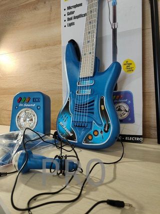 REIG- Set con Guitarra, Micrófono y Bafle