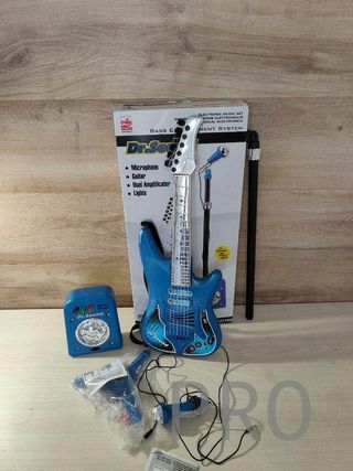 REIG- Set con Guitarra, Micrófono y Bafle