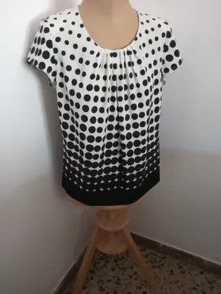 Blusa Zendra lunares blanco y negro