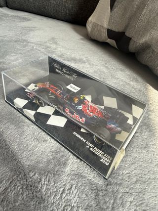 Minichamps Toro Rosso STR5 J. Alguersuari 2010