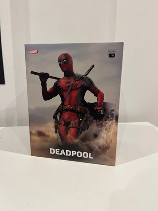 Figura Deadpool Iron Studios