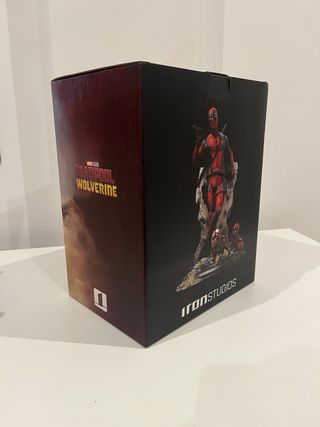 Figura Deadpool Iron Studios
