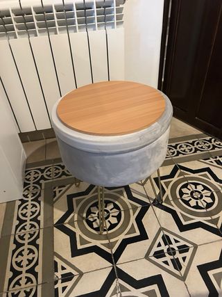 Taburete terciopelo gris con patas doradas