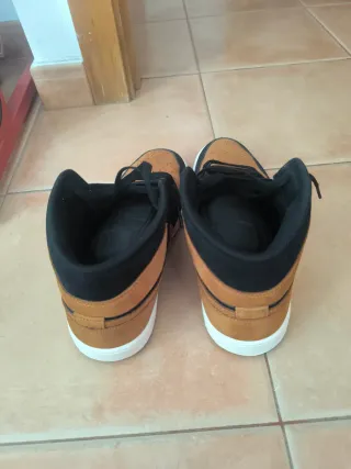 Air Jordan 1 Mid SE Zapatillas Unisex
