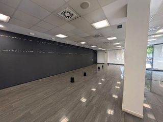 Local comercial en alquiler en Centre en Hospitalet de Llobregat, L´
