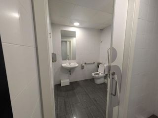 Local comercial en alquiler en Centre en Hospitalet de Llobregat, L´