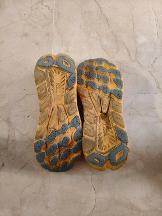Zapatillas Hoka Running Rojas y Amarillas