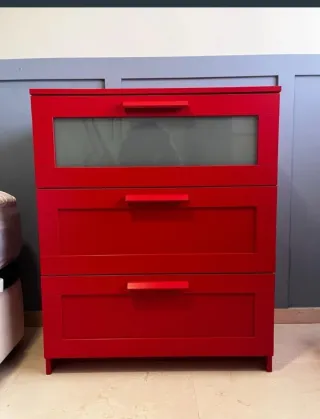 Cómoda IKEA Roja con Cristal