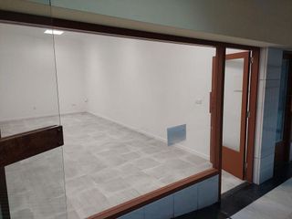 Local comercial en alquiler en Ensanche - Sar en Santiago de Compostela