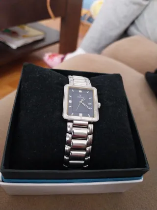 Reloj Seiko Cuadrado Morado y Plateado