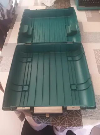 Máquina de escribir Olivetti Studio 45 con Maletín