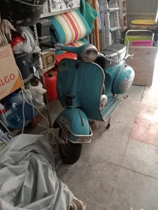 Vespa 150cc Azul Scooter Clásica