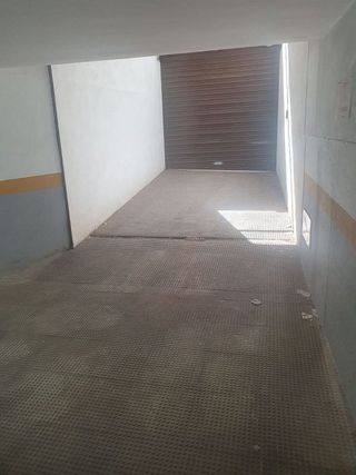 Garaje en venta en Linares