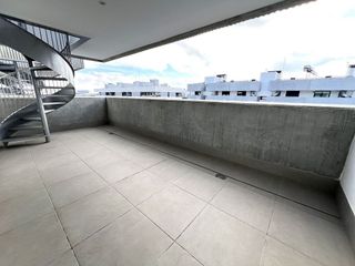 Ático en alquiler en Bellavista en Sevilla