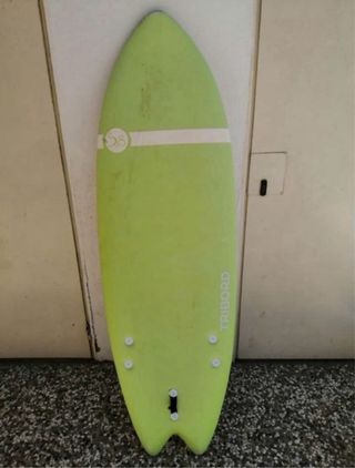Tabla de surf verde Decathlon 5’8 173cm alto