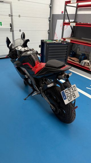 Derbi GPR 125 2t Deportiva Negra/Roja