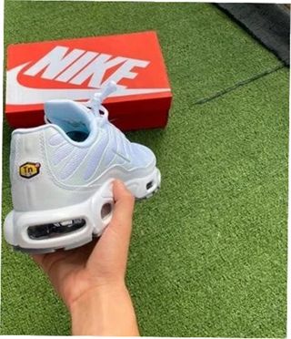 Nike Air Max Plus Talla 41 Blanco y Plata