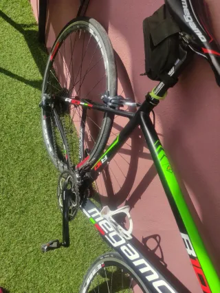Bicicleta de carretera Megamo R10