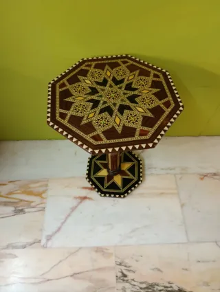 Mesa pedestal taracea