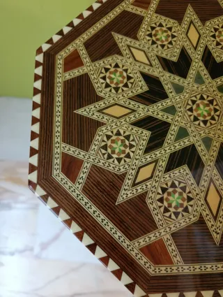 Mesa pedestal taracea