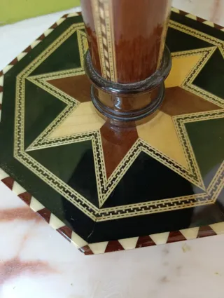 Mesa pedestal taracea