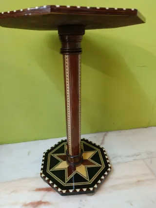Mesa pedestal taracea