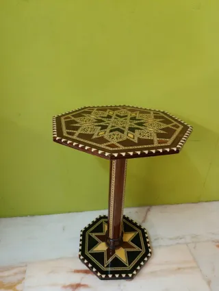 Mesa pedestal taracea