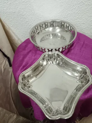 Juego de 2 Bandejas Metálicas Plateadas