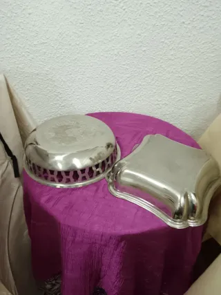 Juego de 2 Bandejas Metálicas Plateadas