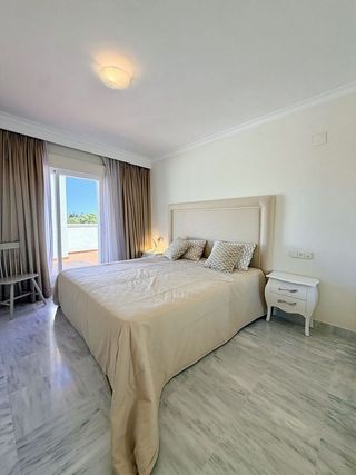 Ático en alquiler en Puerto Banús en Marbella