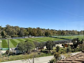 Ático en alquiler en Puerto Banús en Marbella