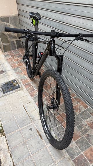 Bicicleta Cannondale Carbono MTB