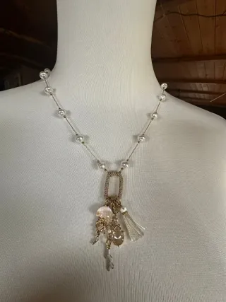 Collana perle bianche e charm mare